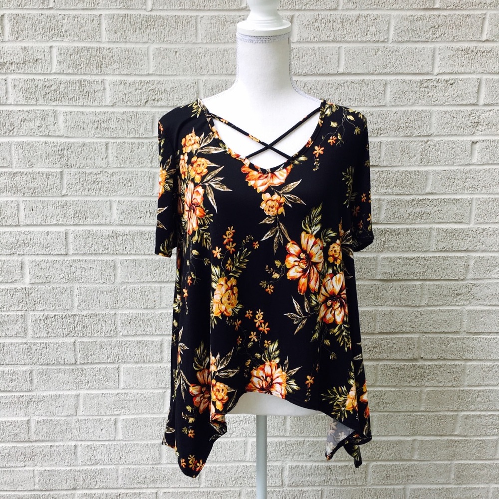 Sage & Vicky Black Floral Handkerchief Top Size S
